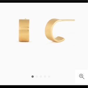Mejuri boyfriend gold hoops